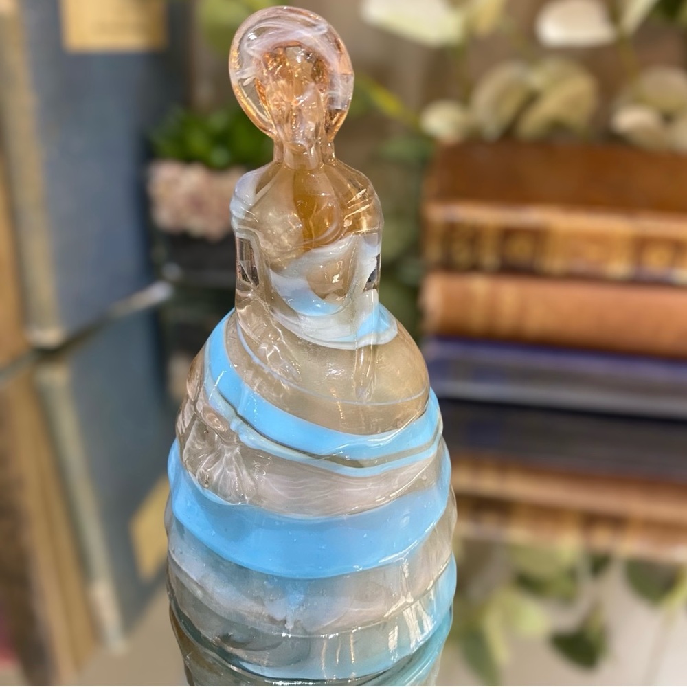 Vintage Summit Art Melanie Slag Glass Figurine Blue Tan Southern Belle Bonnet - Picture 2 of 10